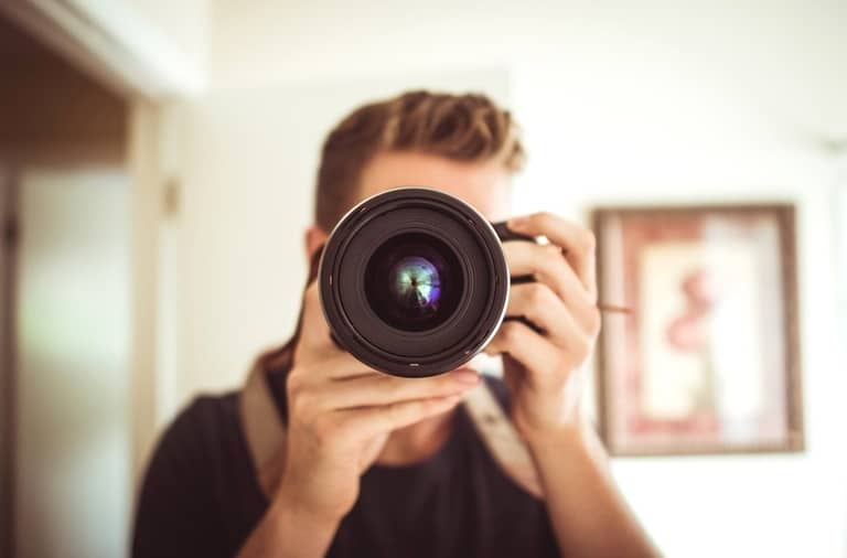 Can Landlords Take Pictures Og Their Tenants Home?