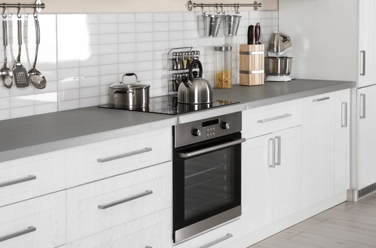 How New Should an Oven Be in a Rented Property? All questions answered.